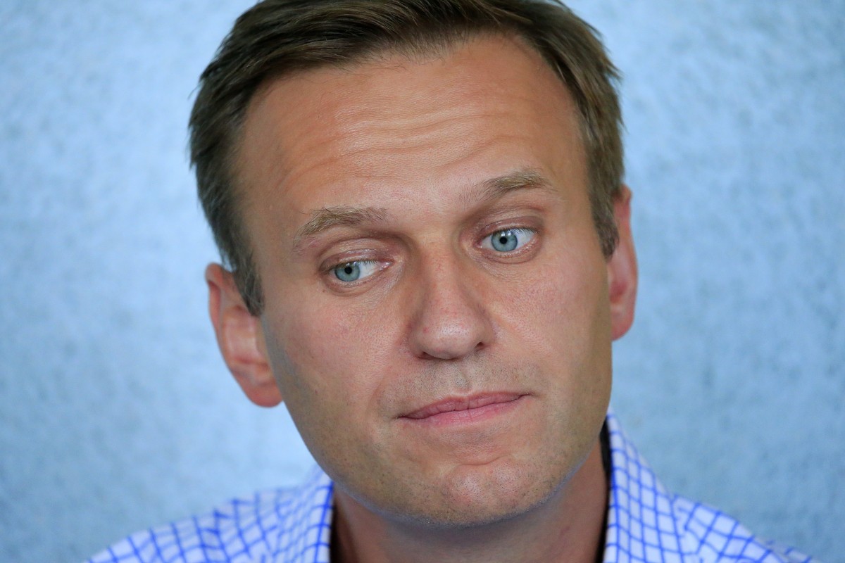 Navalny, Novaya Gazeta: “Corpo è in obitorio in Siberia, ha lividi forse da convulsioni”