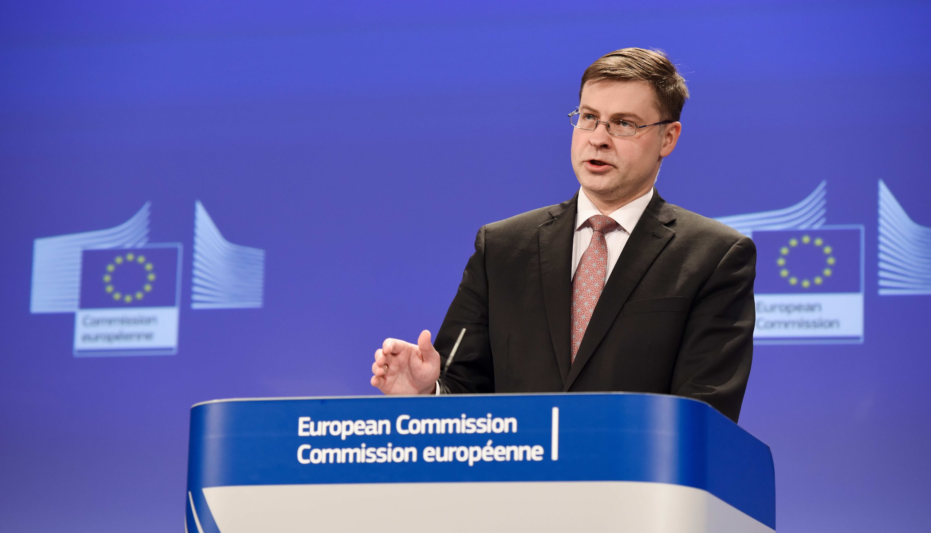 Ecofin. Dombrovskis: Prestiti agevolati per 18 mld all’Ucraina