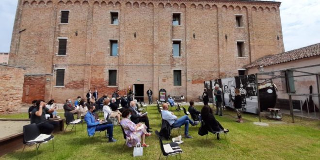 “APPROPRIATION”: Jeff Koons, Andy Warhol e Banksy, inaugurata mostra a Chioggia