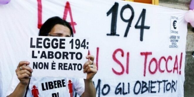 Aborto, la denuncia del Centro donne: “Pressioni nelle strutture sanitarie contro l’interruzione di gravidanza”