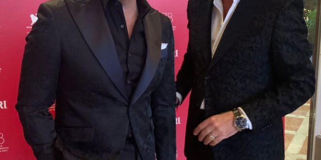 “The Performance”, l’attore Jeremy Piven indossa gli abiti dello stilista andriese Domenico Vacca