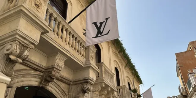 Louis Vuitton assume a Taormina