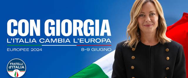 Il volto sorridente della Meloni sui manifesti di FdI: ‘Con Giorgia l’Italia cambia l’Europa’