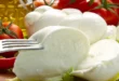 «Non mangio mozzarella fuori dalla Puglia»: il Guardian “dichiara guerra” alla Campania e lancia una provocazione